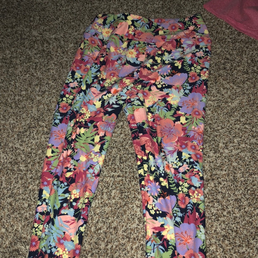 Lularoe OS floral legging